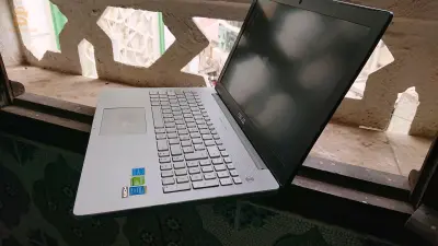 Asus n550jv 8gb ram  i7 4th, double cart graphic Nvidia +intel4600, batty 00