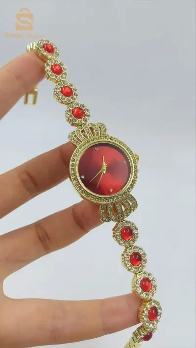 ساعات نسائية