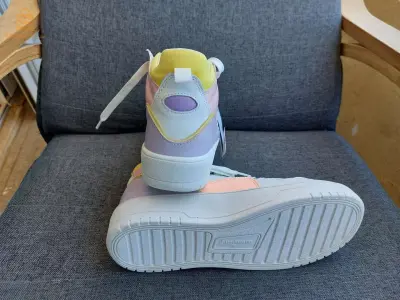 للبيع