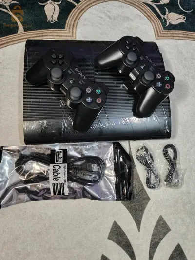 ps3 slim 500gb flaché avec 2 manett