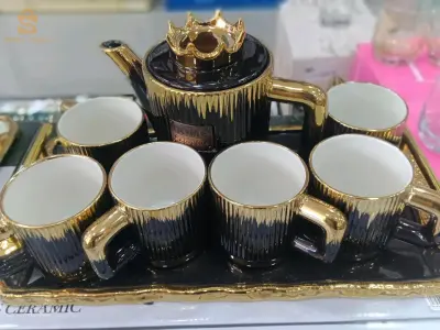 إبريق مع 6 كؤوس