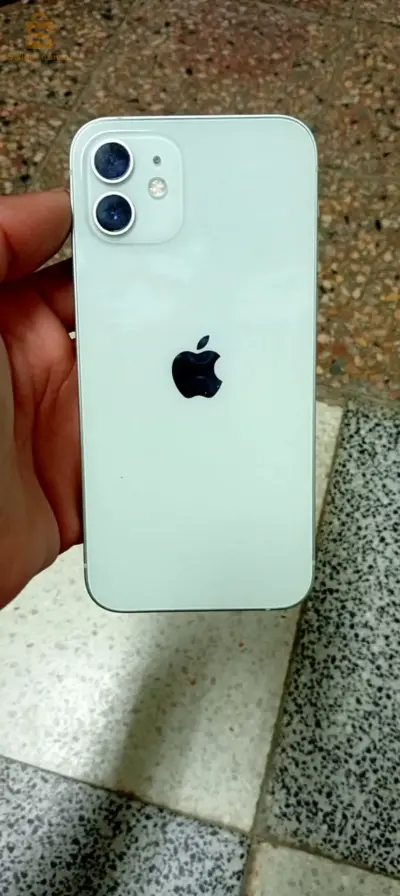 iphone 12 bein état klch original 
battery 87/ 64g