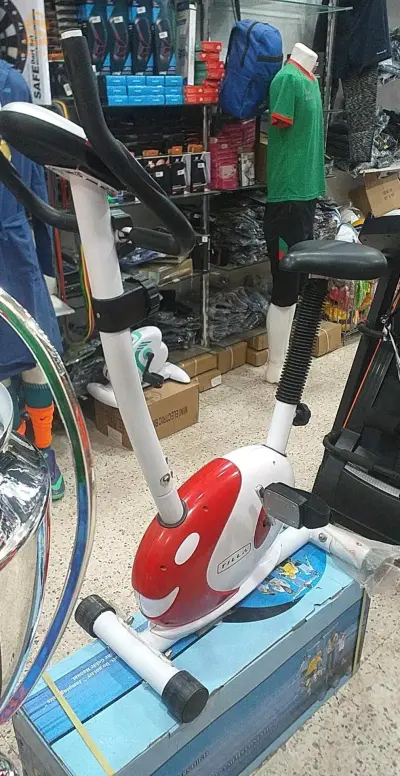 Vèlo d'exercices cardio et fitness pro