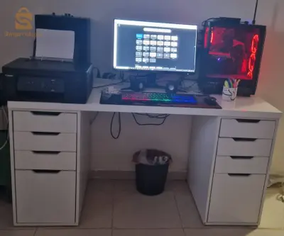 bureau pour les gamers et les étudiants