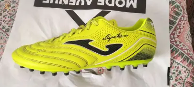 حذاء رياضي joma  أصلي مستعمل نصف ساعة فقط مقاس( 44)