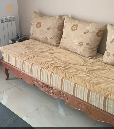 3 سدادر + 3 ماطلا + فراشين و كل فراش ب 9 مخايد