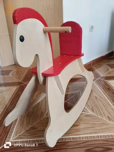 cheval à bascule en bois