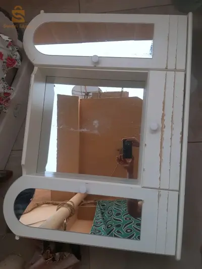 مرآة للحمام
