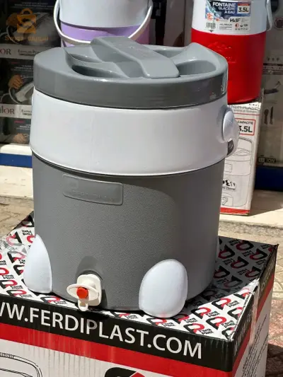 مبرد المياه المحمول مع مكان خصيصا لوضع الاكواب ferdi plast 16 L