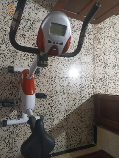 vélo d'appartement très bon état