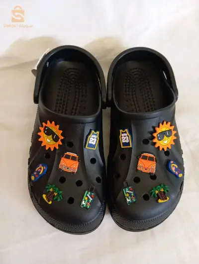 crocs et motifs