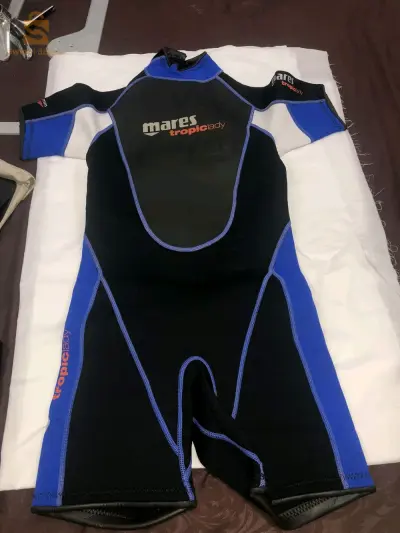 tenu plongé professionnel nage et jet ski anti méduses Marque  MARES taaille6 XS