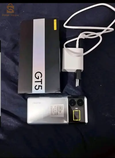 realme GT 5