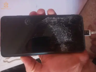 شاشة S10+