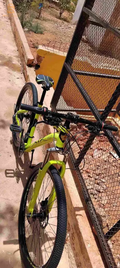 vélo xix
دراجة هوائية رياضية وأصلية 26 بوصة بهيكل من الألمنيوم القوي والمتين Xix Aluminium Vélo Sportif 24 Vitesses Mécanique Disc 26 Inch‎