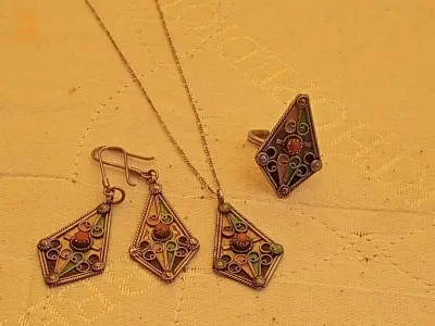 parures en argent d'Ath yenni