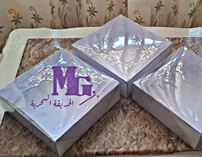علب بكل الابعاد اما الكمية فهي تحت تصرفكم ☺️