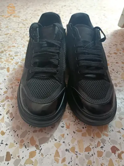 للبيع