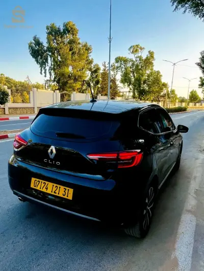 clio 5 intense