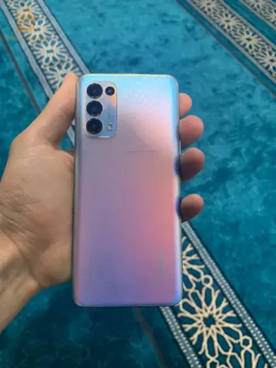 Oppo Reno 5 avec boit et chargeur d'origine aucun problème mrhaba bikm