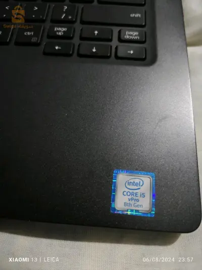 Dell latitude 5300 i5 8G la ram 8 DDR4 256 nvme les cran tactile full HD fih la carte sim+ carte mémoire