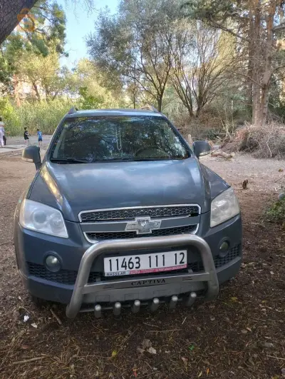 سيارة نظيفة عائلية و محرك في حالة جيدة