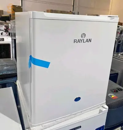 Refrigerateur mini bar Raylan 
disponible
 dimensions with packagé : 460x490x528
Weight with packagé : 14.5 kg
Global volume : 48L
La couleur : blanc