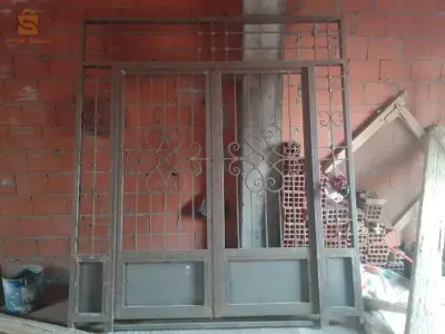 العناصر