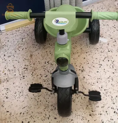 tricycle requin 🦈