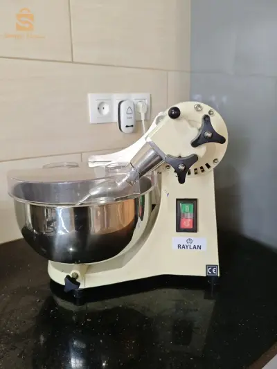 pétrin professionnel à axe oblique 5 kg