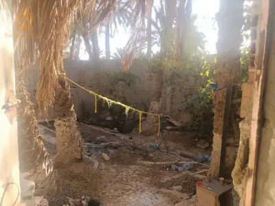 Il se rendit à Bab al-Fath avec l'entrée