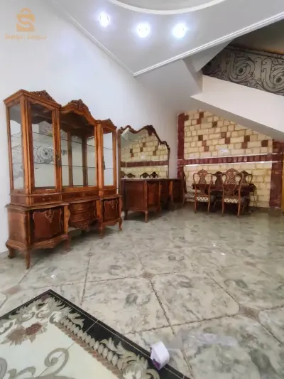 اثاث رفيع النوع للبيع