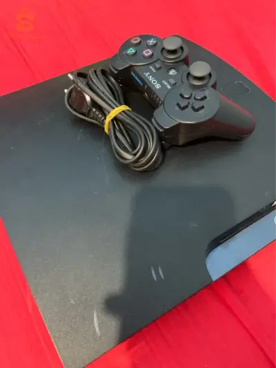 ps3  la poit charge ma7ro9a li9 tat3wd (li hab ychrih w ybi3o pyasat mrhba w manita(tea play machi copy) tani li9lha tat3wd batri