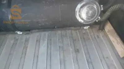 للبيع سيارة   305 ايسونس. غاز