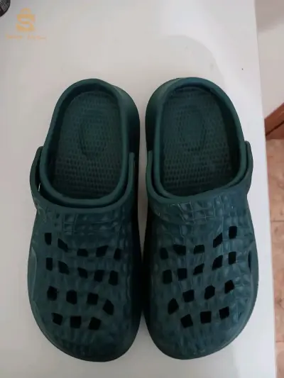 crocs
