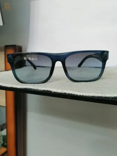lunettes Prada