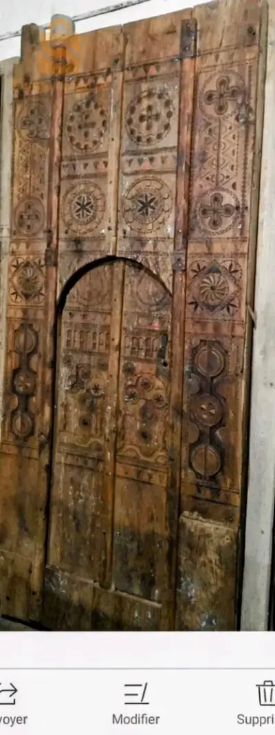 très belle ancienne fenêtre berbère