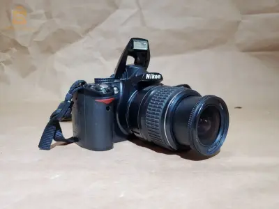 سلام كاين nikon d3000 للبيع نظيفة بزاف فيها فلاش ميضربش افار اعدادات ولا مع باتري اصلية و شارجور + كارت ميموار 16 جيڨا سعر راح يكون 23 لي مهتم يبعتلي فرصة متعوضش لي حاب يتعلم ولاية برج بوعريريج وتوصيل متوفر