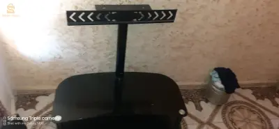 طاولت تلفاز حجم 32بوس او اكثر