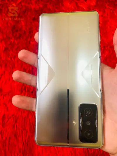POCO F4 GT