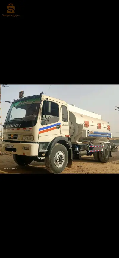 شاحنة صهريج وقود