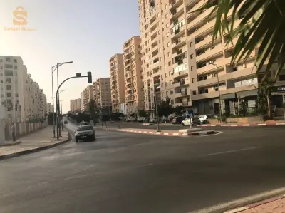 نت موثق ولا طبيب ولا طبيب اسنان ولا قاضي ولا بيطري تخصص حجامة و لا قاضي .....  . و تسحق مكتب
 في وهران اتصل بنا 
0797624273