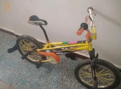 دراجة هوائية من نوع bmx