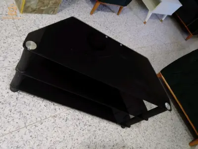 table en verre noir pour tv