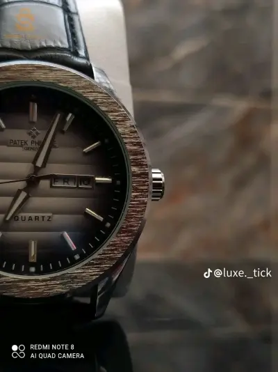luxe tick ⌚