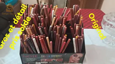 crayon à lèvres et yeux  original