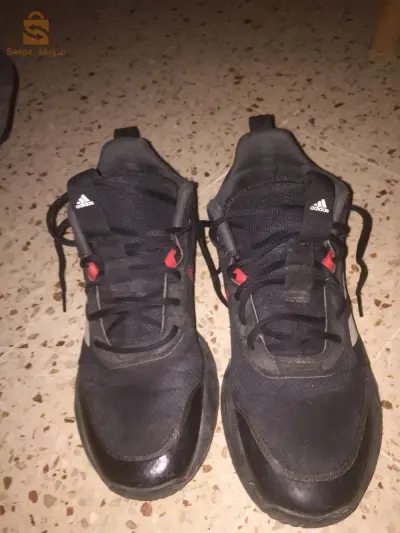 chaussur adidas 2020 taille : 42