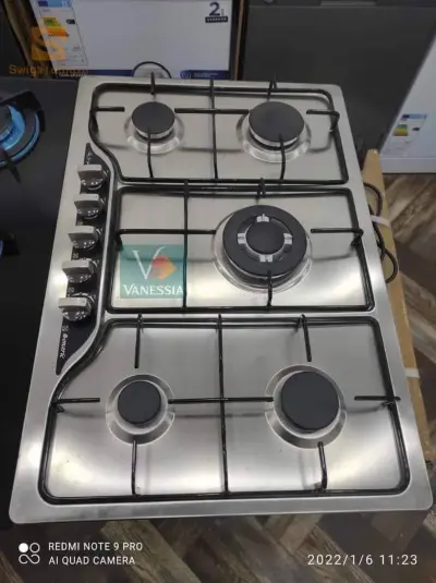Plaque chauffante de la marque Sonaric sans thermocouple :
✅5 feux 🔥🔥
✅ Garantie 24 mois
✅ Inox
✅ grille avec fonte
✅ 1 feu Tabouna 🔥
✅ inoxydable
✅ Dimensions 54 cm × 76 cm