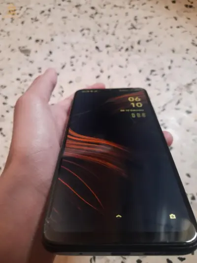 poco m3 
ram: 4+1💿
rom: 64 💾
patree 6000 🔋Avec fast charj 🔌
Processeur: Snapdragon 662 🎮
mach9o9 kima rah yban fl foto❎
m3ah kabl charjor brk 🚫
nbi3 w nberz