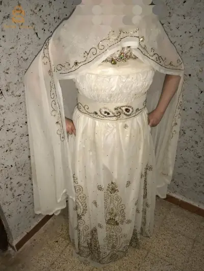 بلوزة وهرانية بالبرنوس